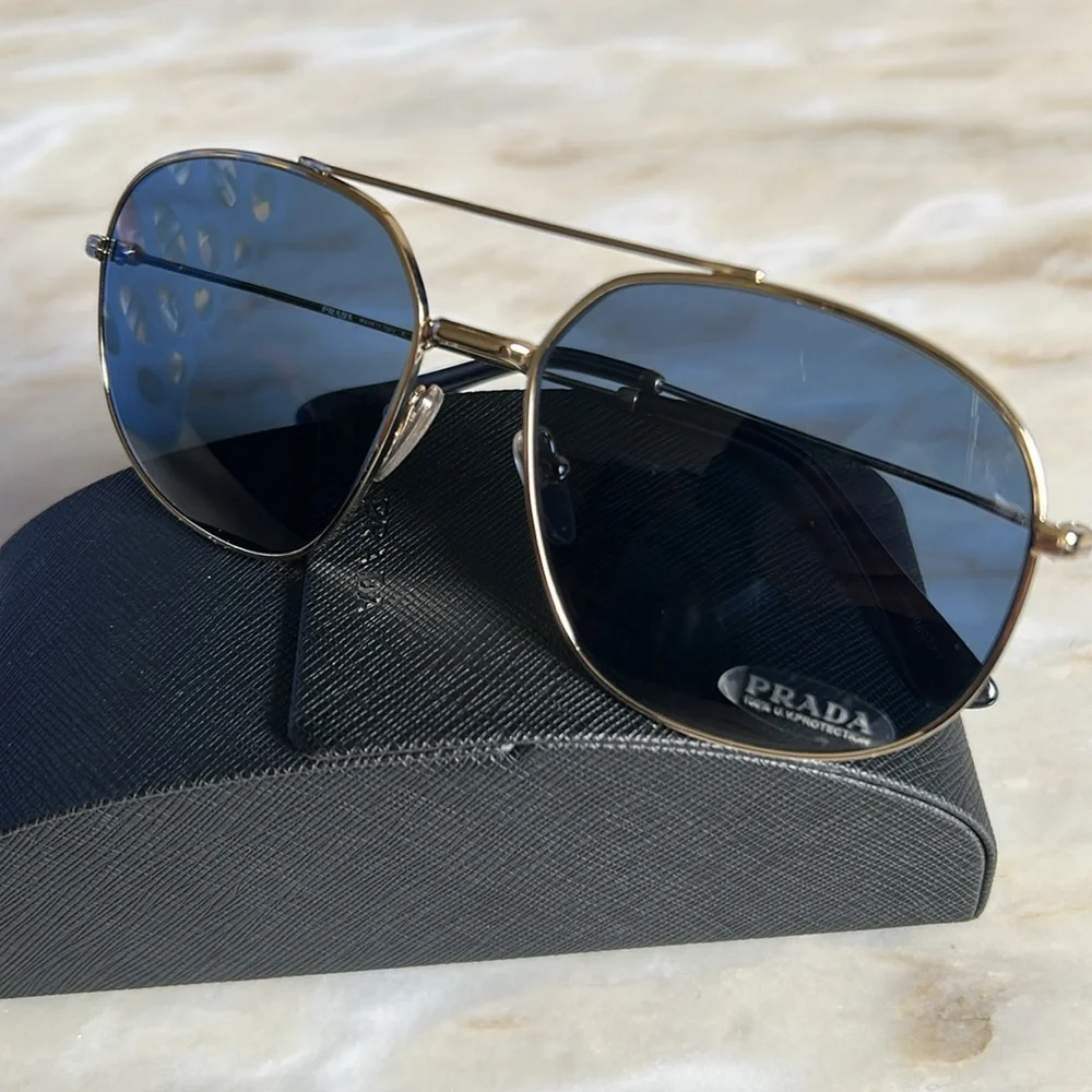 Prada Womens Aviatior Sunglasses‎ Gold Frame Blue Tint Authentic w/Case